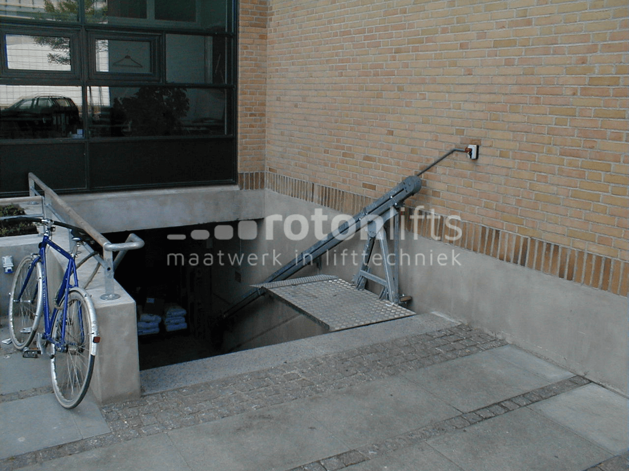 Goederen traplift
